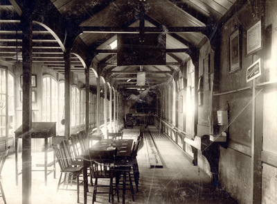 63650 Interieur van het café-restaurant De Vereeniging (Mariaplaats 15) te Utrecht: de kegelbaan.N.B. Het adres ...